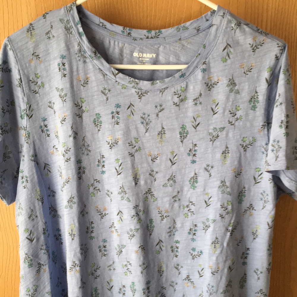 Old Navy Floral T-shirt - Picture 5 of 5